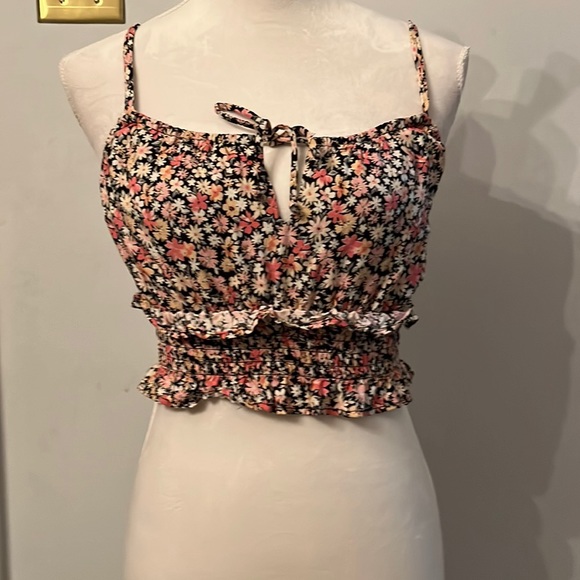 Lightweight perfect summer top - Picture 1 of 3